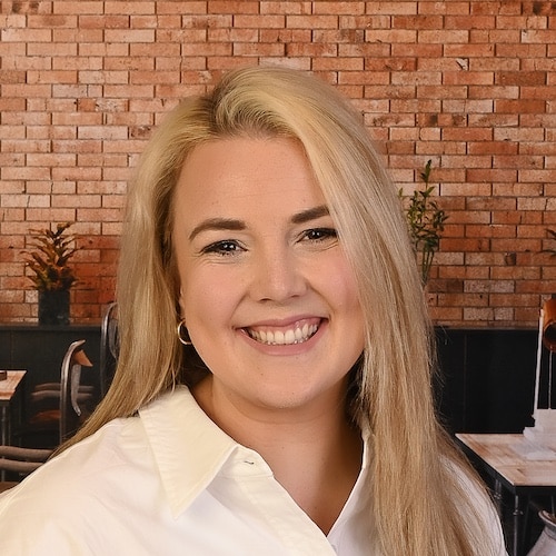 Jenna Thompson headshot